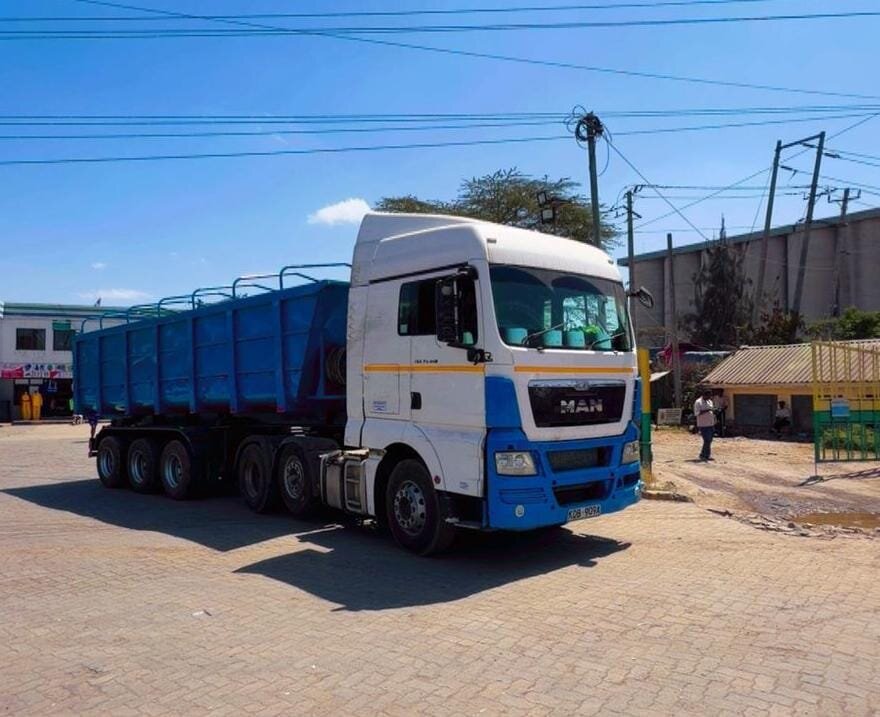 Dahabo MAN prime mover and tipper trailer, KDB 902A